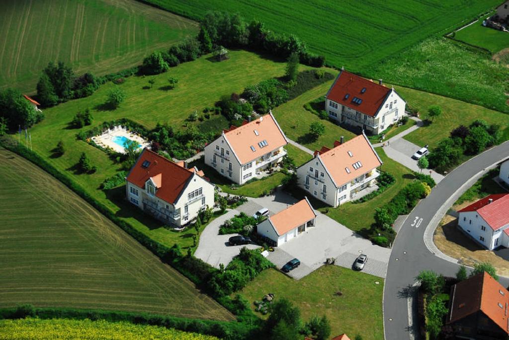 Auszeit - Ihr Sibyllenbad Gaestehaus Нойальбенройт Экстерьер фото