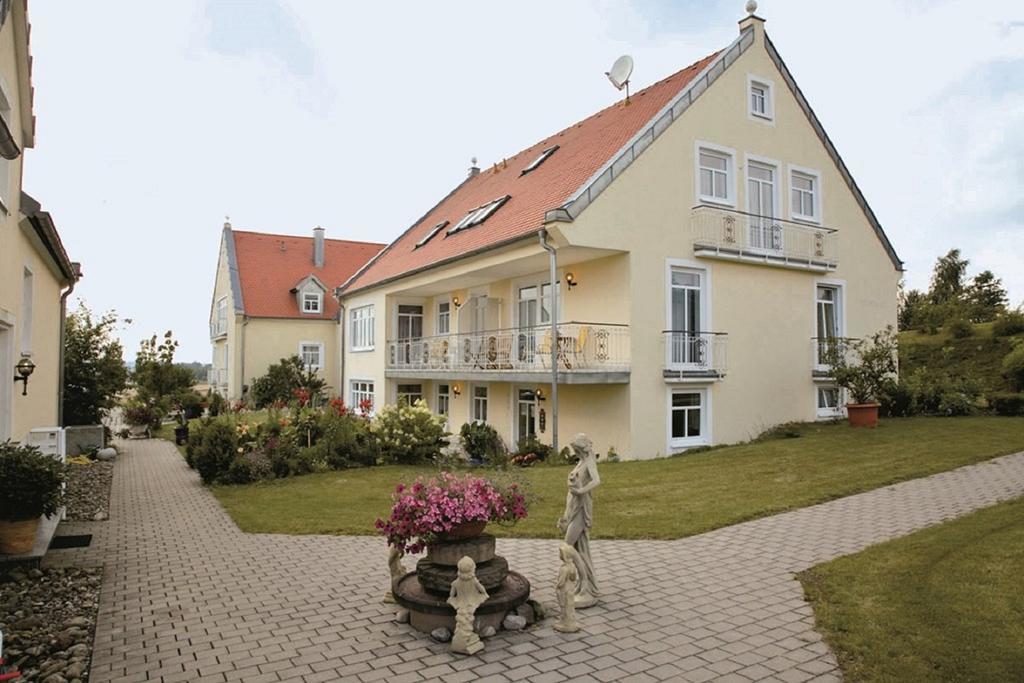 Auszeit - Ihr Sibyllenbad Gaestehaus Нойальбенройт Экстерьер фото