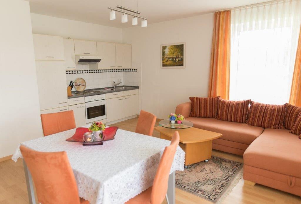 Auszeit - Ihr Sibyllenbad Gaestehaus Нойальбенройт Экстерьер фото